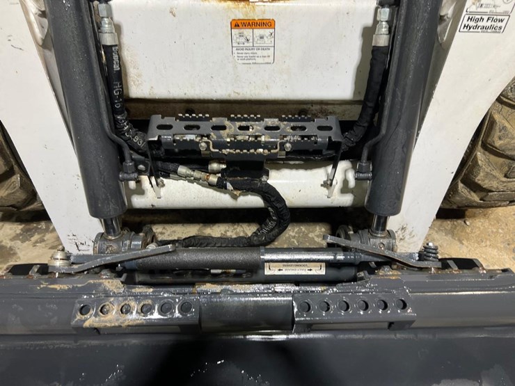 2022-bobcat-s770-image-10