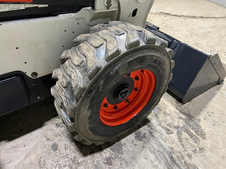 2022-bobcat-s770-image-16
