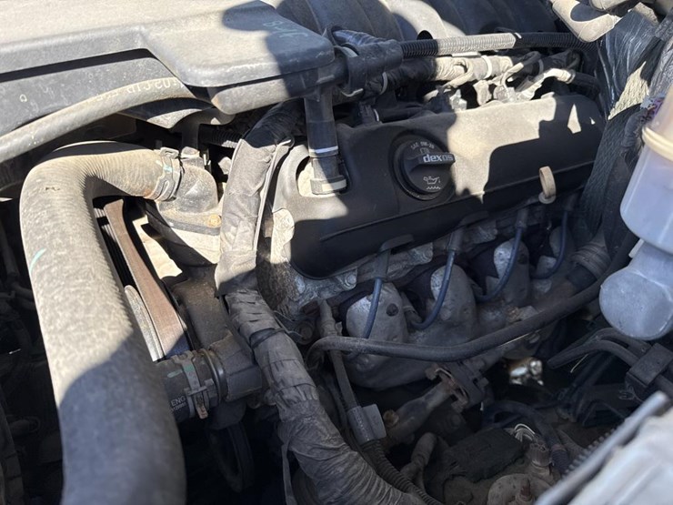 2015-chevrolet-tahoe-image-14