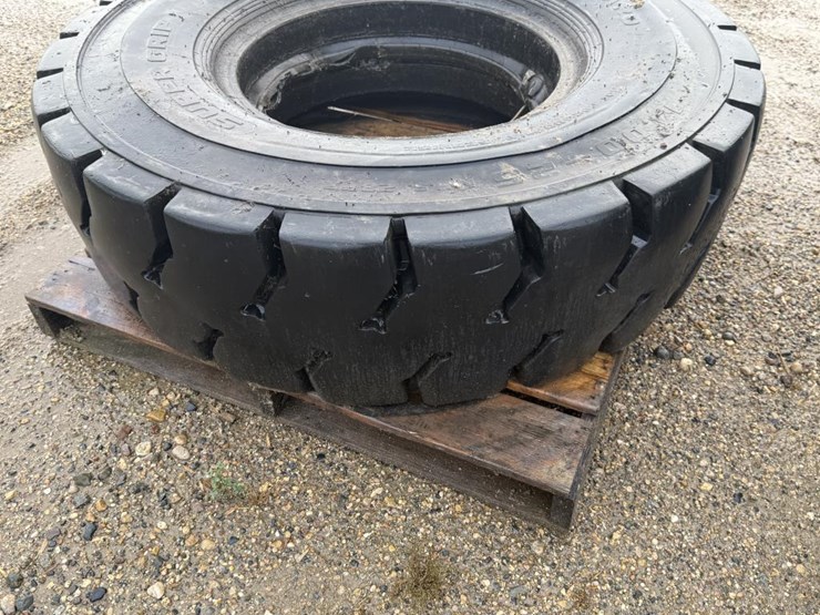 #2135-•-(4)-super-grip-grader-tires-image-12