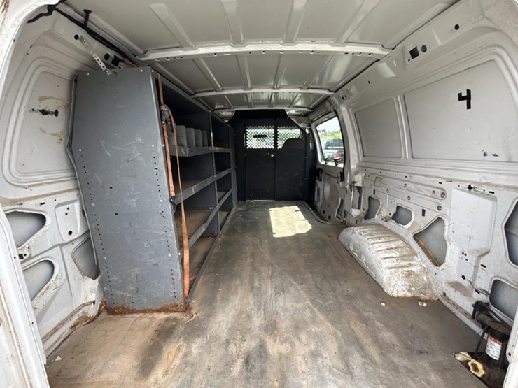 2006-ford-e350-image-21