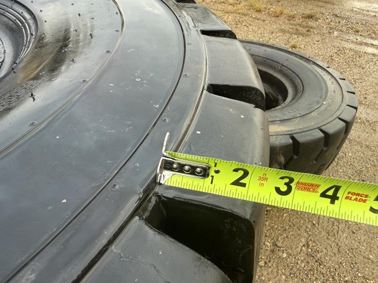 #2135-•-(4)-super-grip-grader-tires-image-20