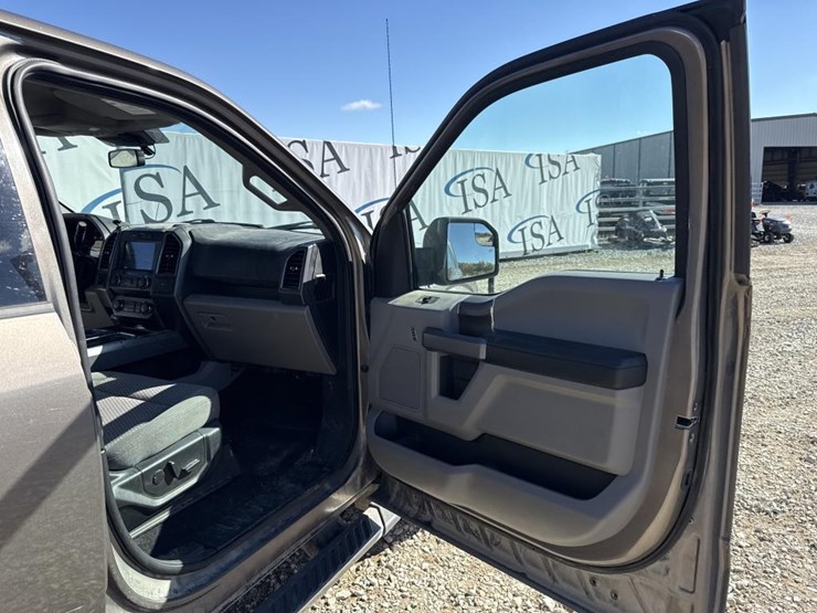 2020-ford-f150-xlt-image-32