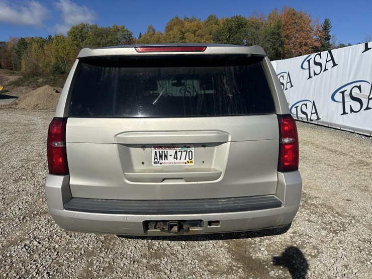 2015-chevrolet-tahoe-image-4