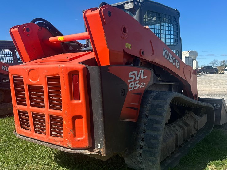 2019-kubota-svl-95-2-image-10