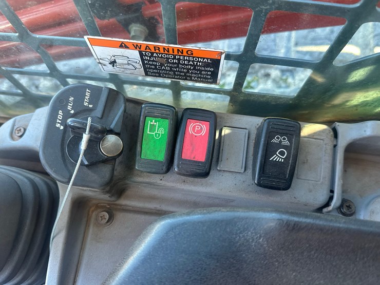 2019-kubota-svl-95-2-image-19