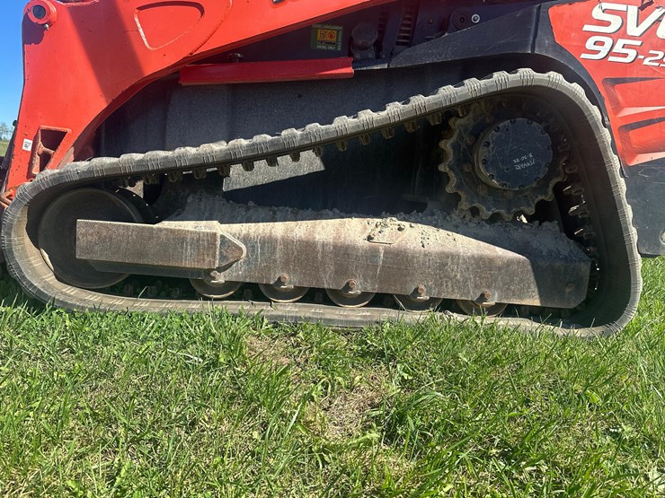 2019-kubota-svl-95-2-image-5