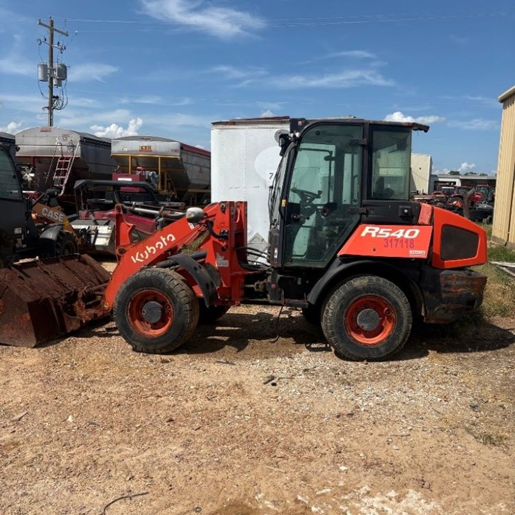 2021 KUBOTA R540
