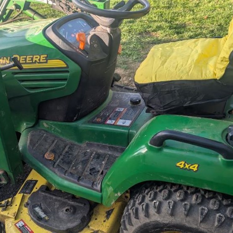 JOHN DEERE X585