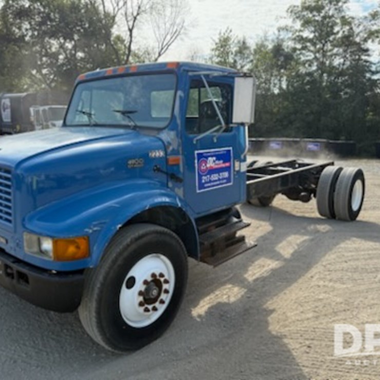 2000 INTERNATIONAL 4900