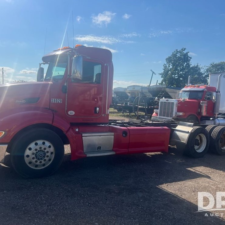 2012 PETERBILT 384