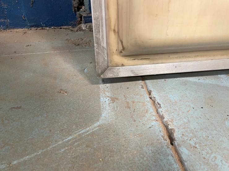 #7230-•-nissan-forklift-lighted-sign-image-16