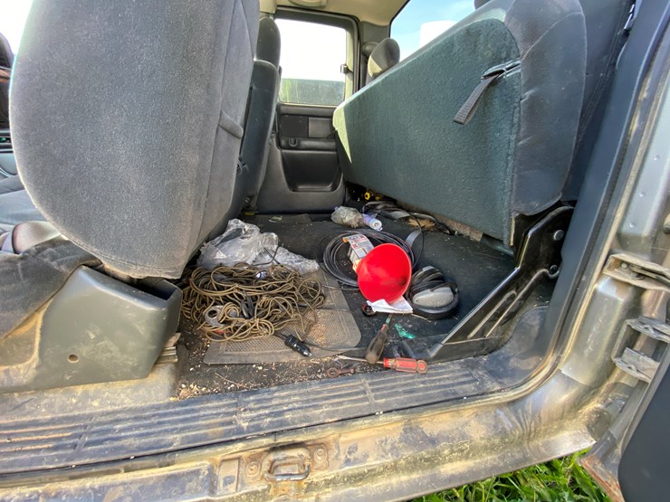 #1599-•-2000-chevy-silverado-1500-extended-cab-pickup-truck-(has-wi-title)-image-62