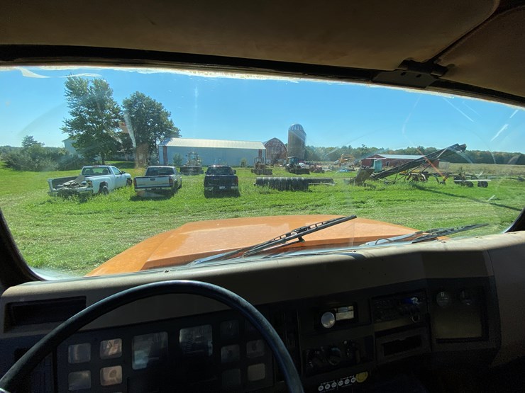 international-4900-image-53