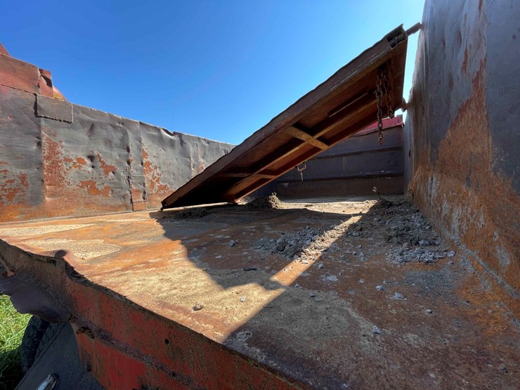 1982-international-dt466-image-103