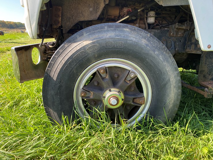 1988-ford-l9000-image-10