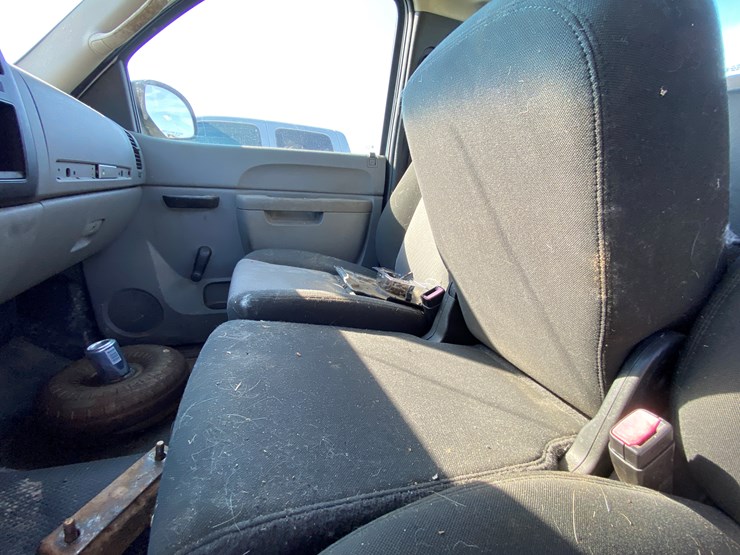 #1598-•-2010-chevy-silverado-1500-regular-cab-pickup-truck-(no-title)-image-58