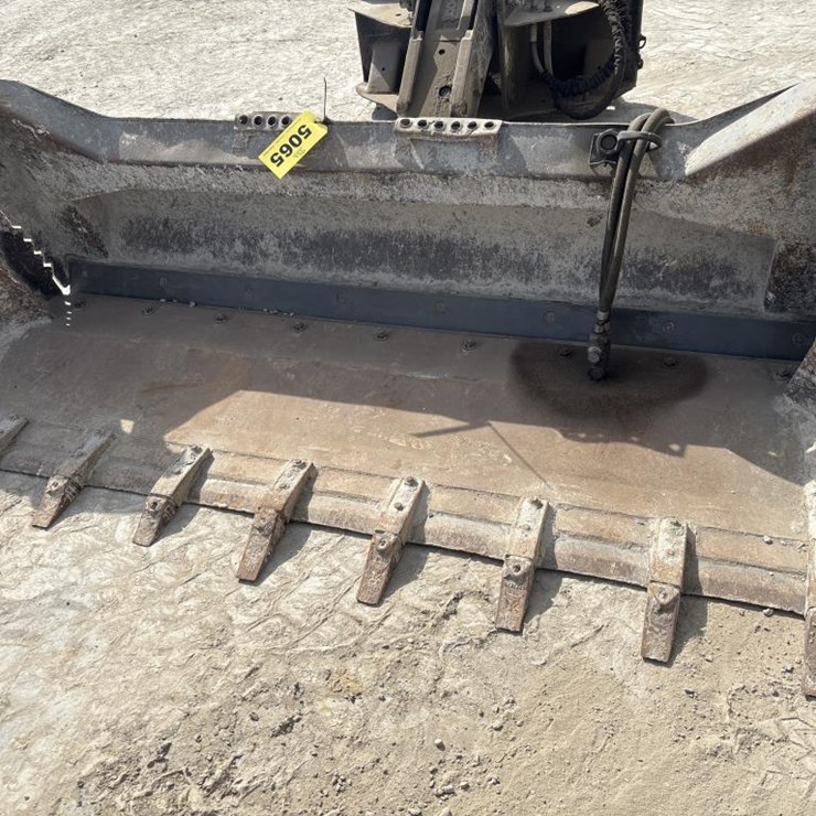 #5065 • Approx 84" Bobcat Combination Bucket