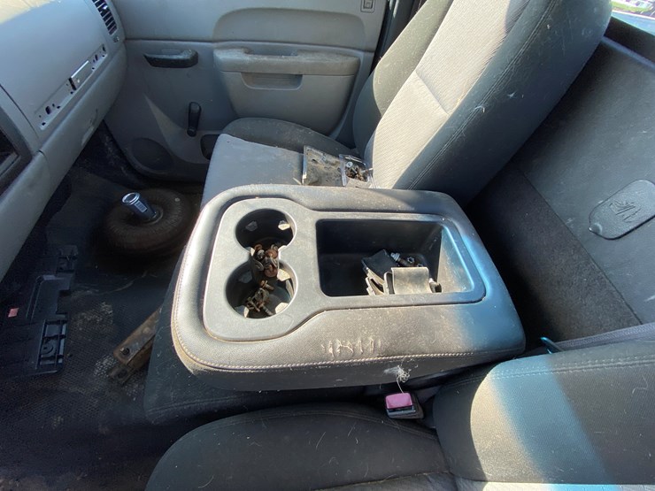 #1598-•-2010-chevy-silverado-1500-regular-cab-pickup-truck-(no-title)-image-57