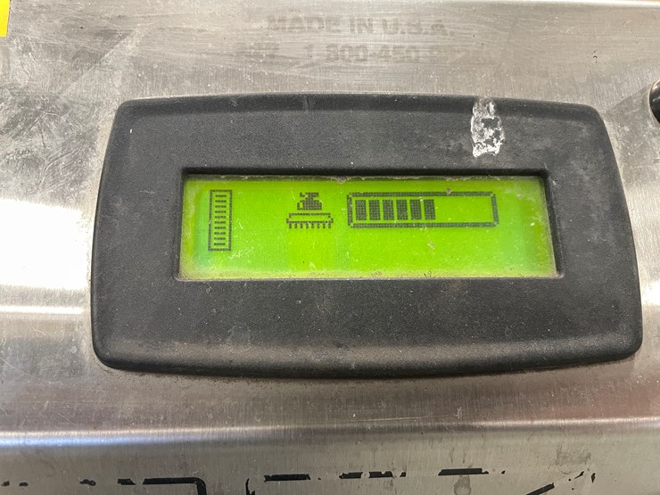 #5567-•-tomcat-2600-electric-floor-scrubber-image-31