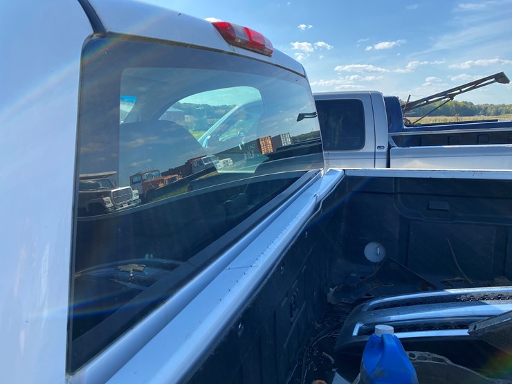 #1598-•-2010-chevy-silverado-1500-regular-cab-pickup-truck-(no-title)-image-60