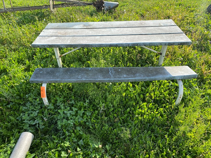 #1632-•-picnic-table-image-1