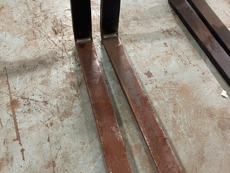 #7211-•-36"-x-4"-forklift-pallet-forks-image-2