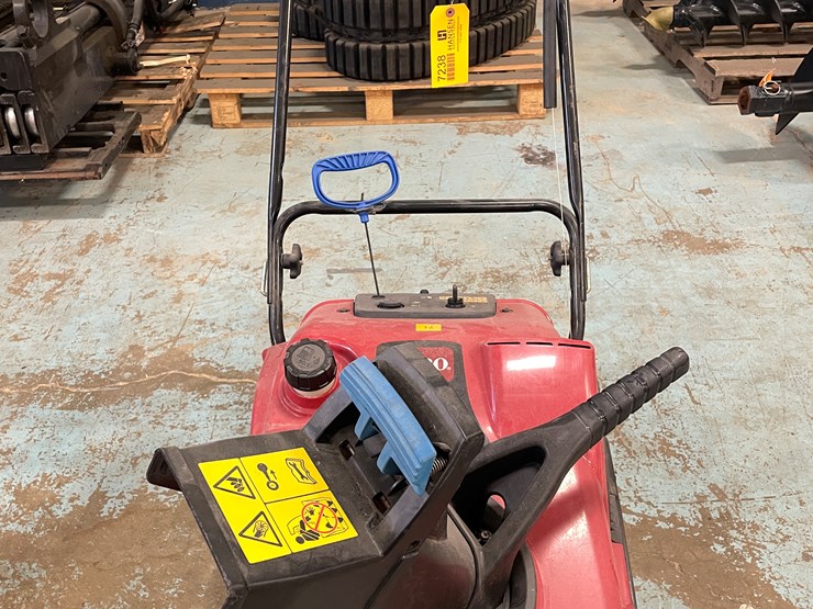 #7238-•-toro-power-clear-snowblower-image-2