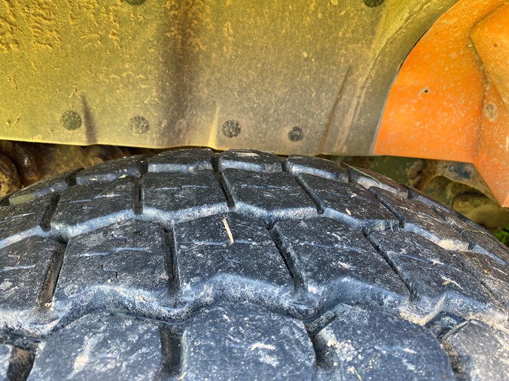 international-4900-image-18