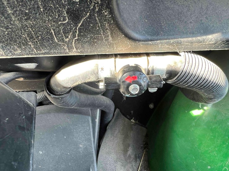 2013-john-deere-gator-image-28