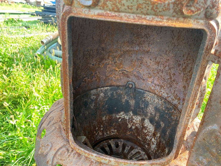 #1658-•-star-gem-cast-iron-wood-stove-image-8