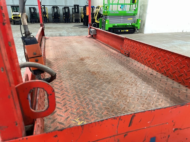 #5553-•-skyjack-sj226-scissor-lift-image-36