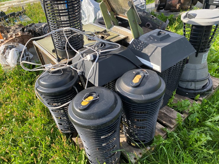 #1648-•-large-assortment-of-yard-items-image-7