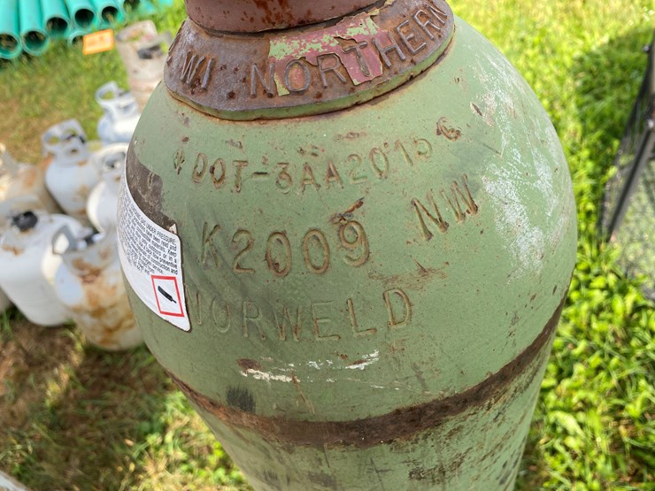 #1675-•-norweld-compressed-oxygen-tank-image-5