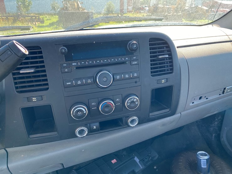 #1598-•-2010-chevy-silverado-1500-regular-cab-pickup-truck-(no-title)-image-51