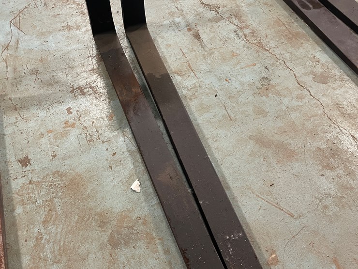 #7212-•-54"-x-4"-forklift-pallet-forks-image-2
