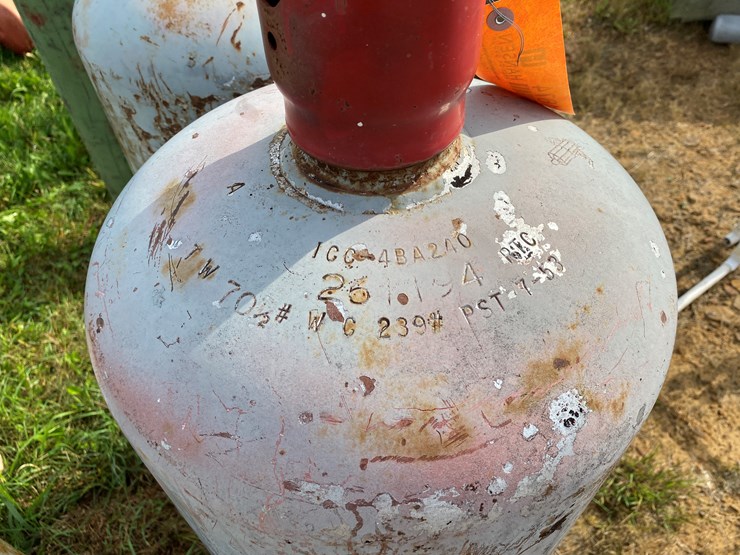 #1674-•-(2)-large-steel-propane-tanks-image-6