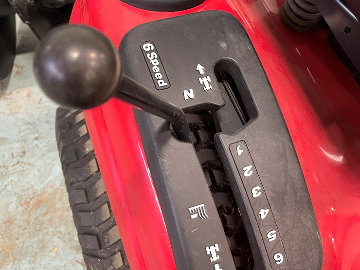 #7236-•-poulan-pro-xt-42"-riding-mower,-needs-head-gasket-image-12