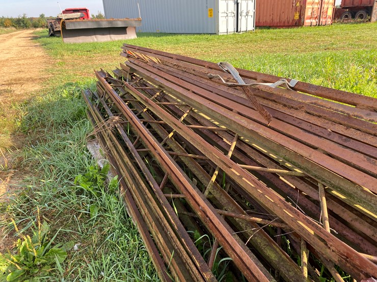 #1629-•-stack-of-steel-support-beams-image-9