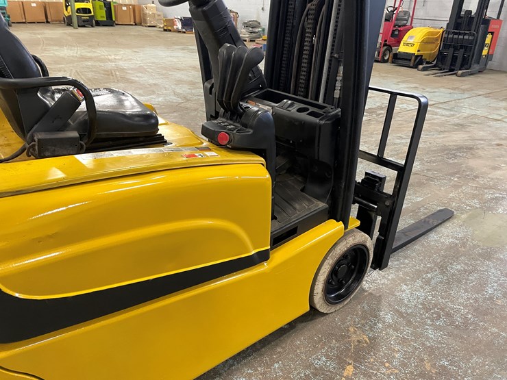 #5565-•-2020-yale-erp040-electric-forklift-image-30