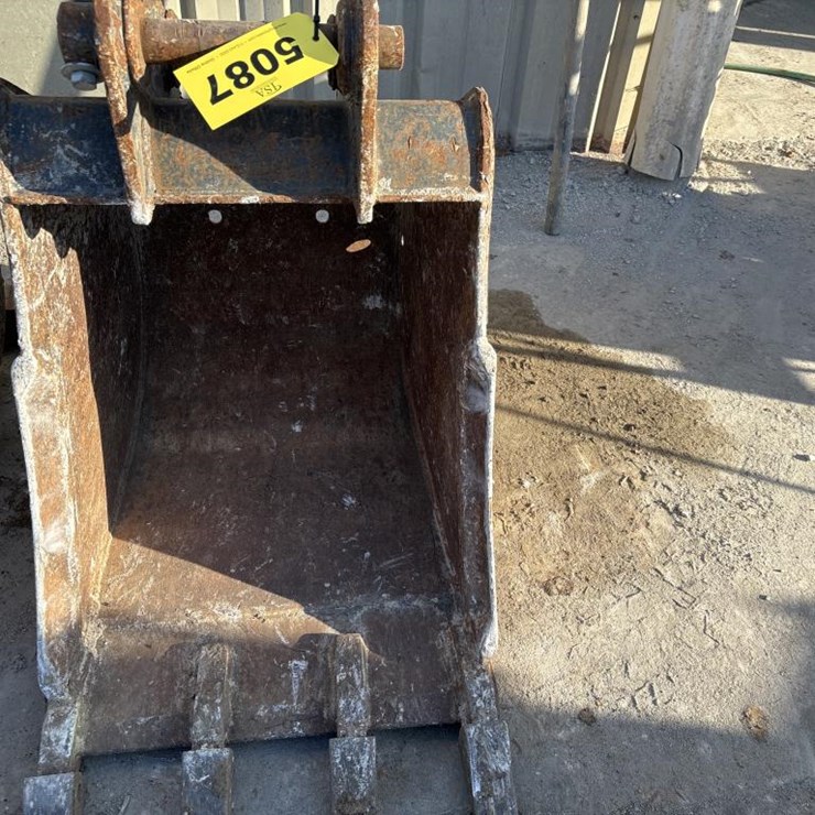 #5087 • Geith 24" Excavator Bucket