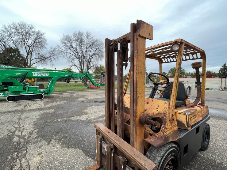 #5510-•-hyster-h50j-lp-forklift-image-11