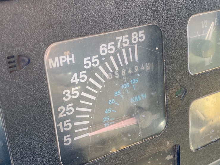 international-4900-image-52