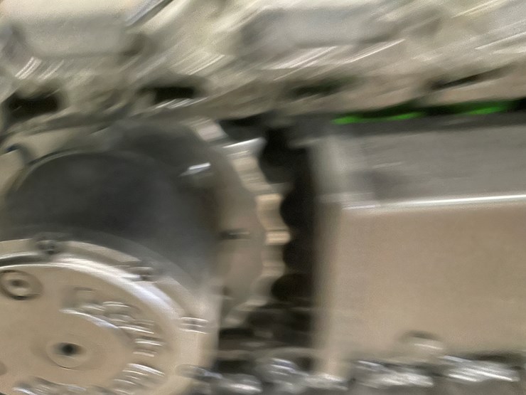 #5551-•-fronteq-fs6332tl-track-drive-scissor-lift-with-outriggers-image-45