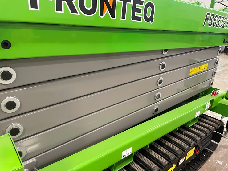 #5551-•-fronteq-fs6332tl-track-drive-scissor-lift-with-outriggers-image-42