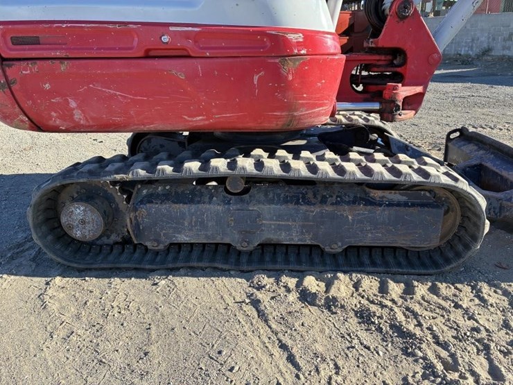 2022-takeuchi-tb230-image-14