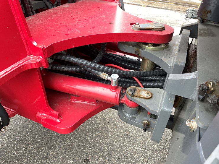 #5502-•-2024-magnum-4400l-wheel-loader-image-27