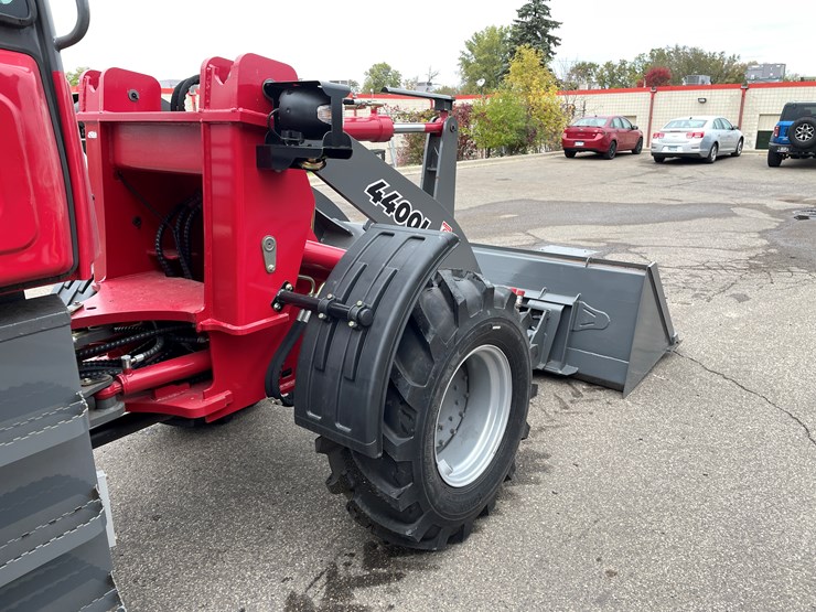 #5502-•-2024-magnum-4400l-wheel-loader-image-49