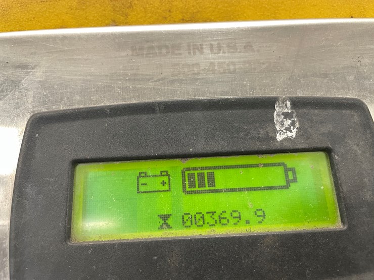 #5567-•-tomcat-2600-electric-floor-scrubber-image-32