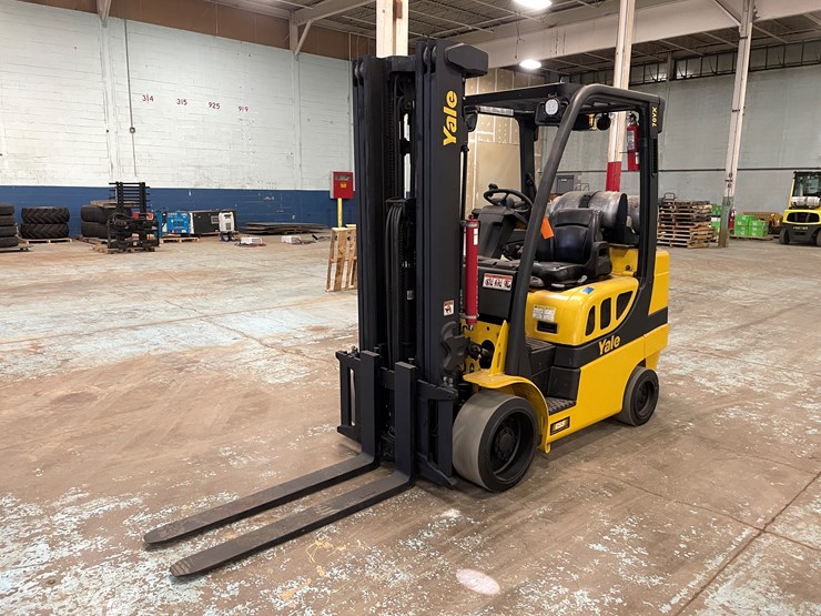 #5559-•-2017-yale-glc070-lp-forklift-image-1